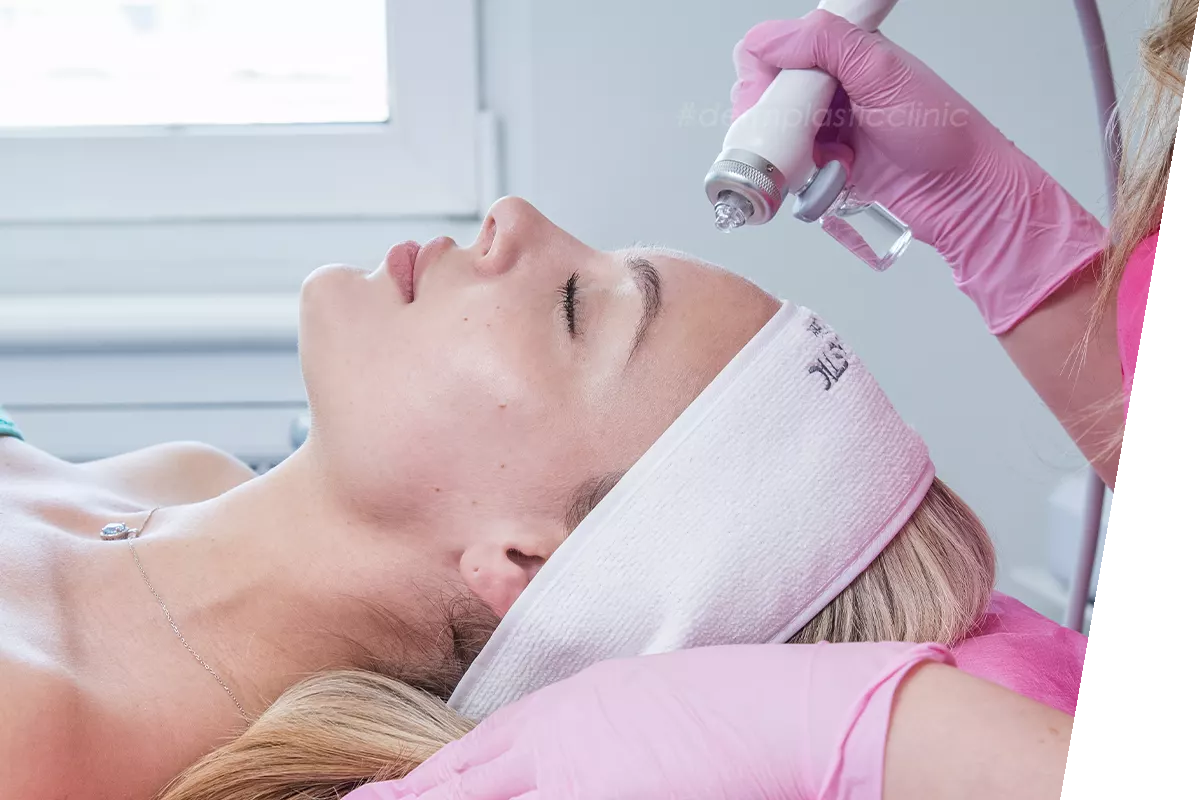 Γιατί να επιλέξω Derm Plastic Clinic για Καθαρισμό Προσώπου Hydrafacial