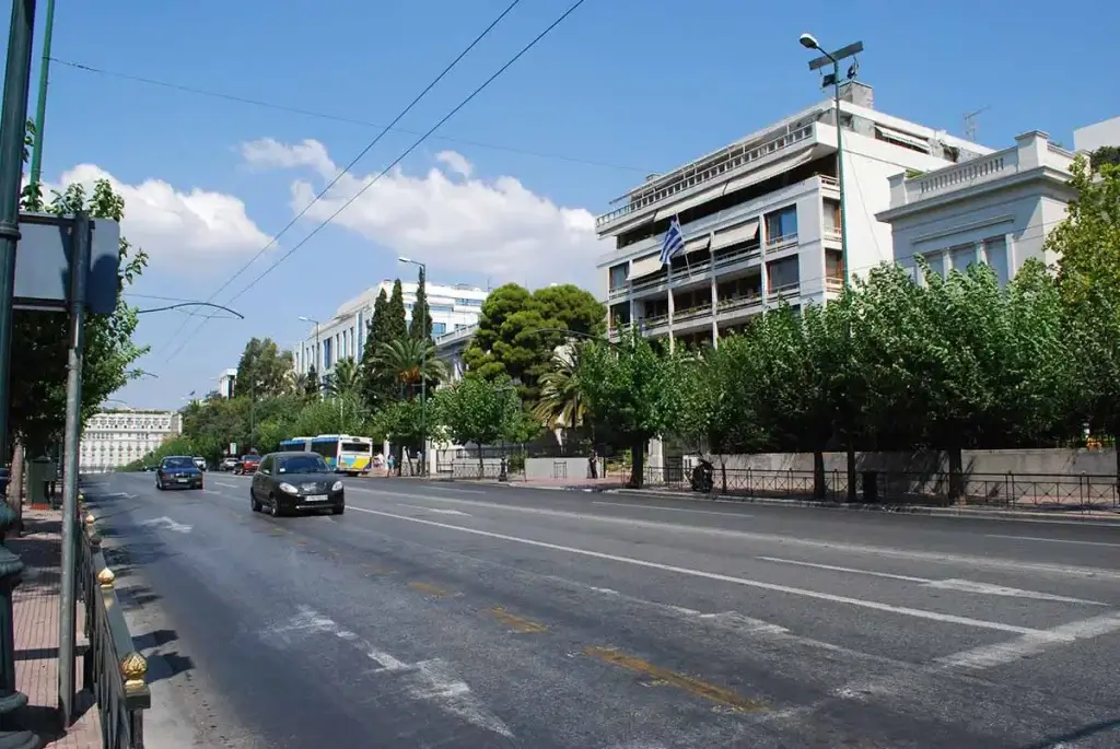 Πως να έρθετε στην Derm plastic clinic